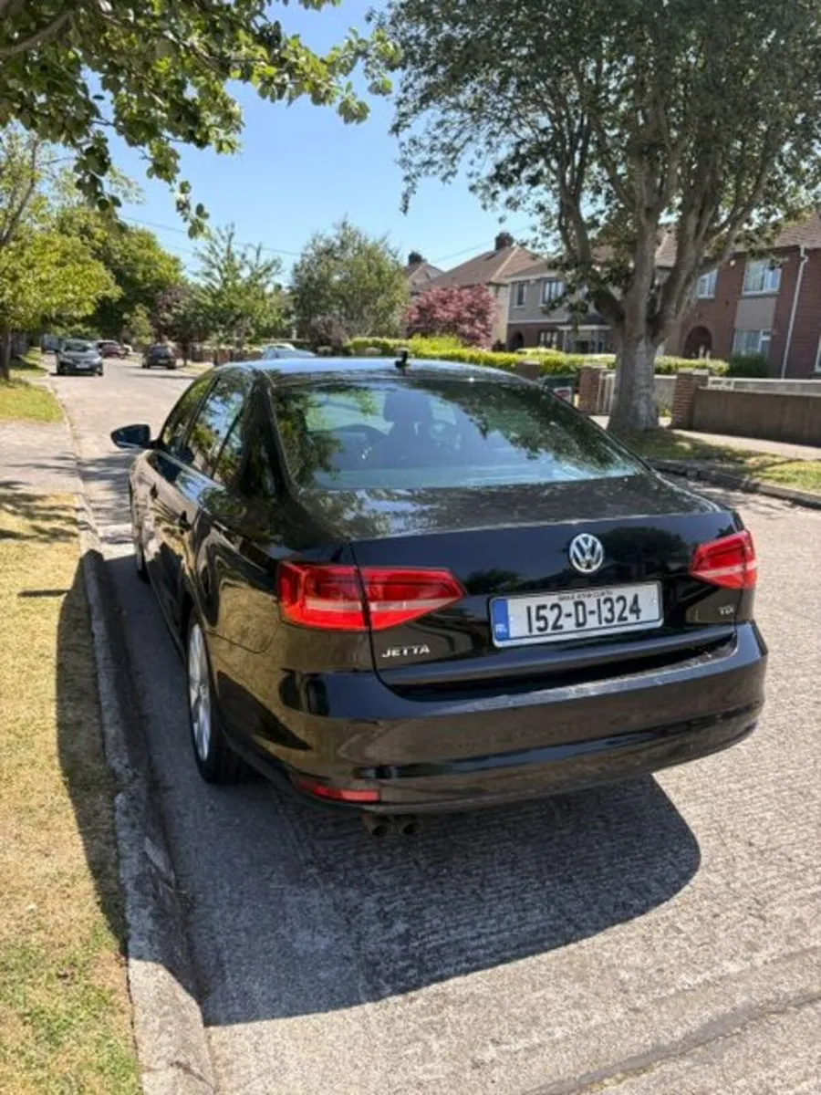 Volkswagen Jetta 2015 - Image 2