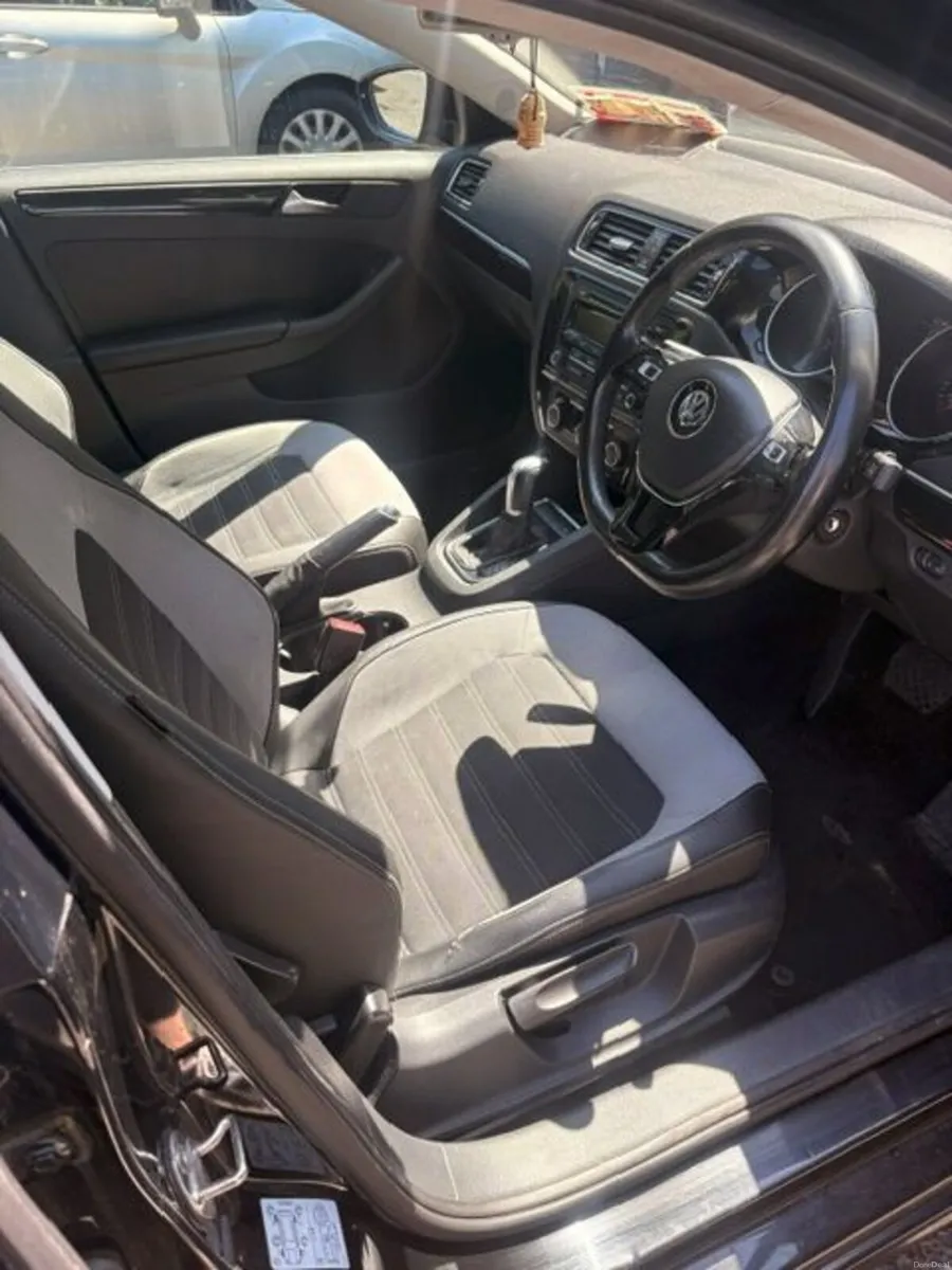 Volkswagen Jetta 2015 - Image 4