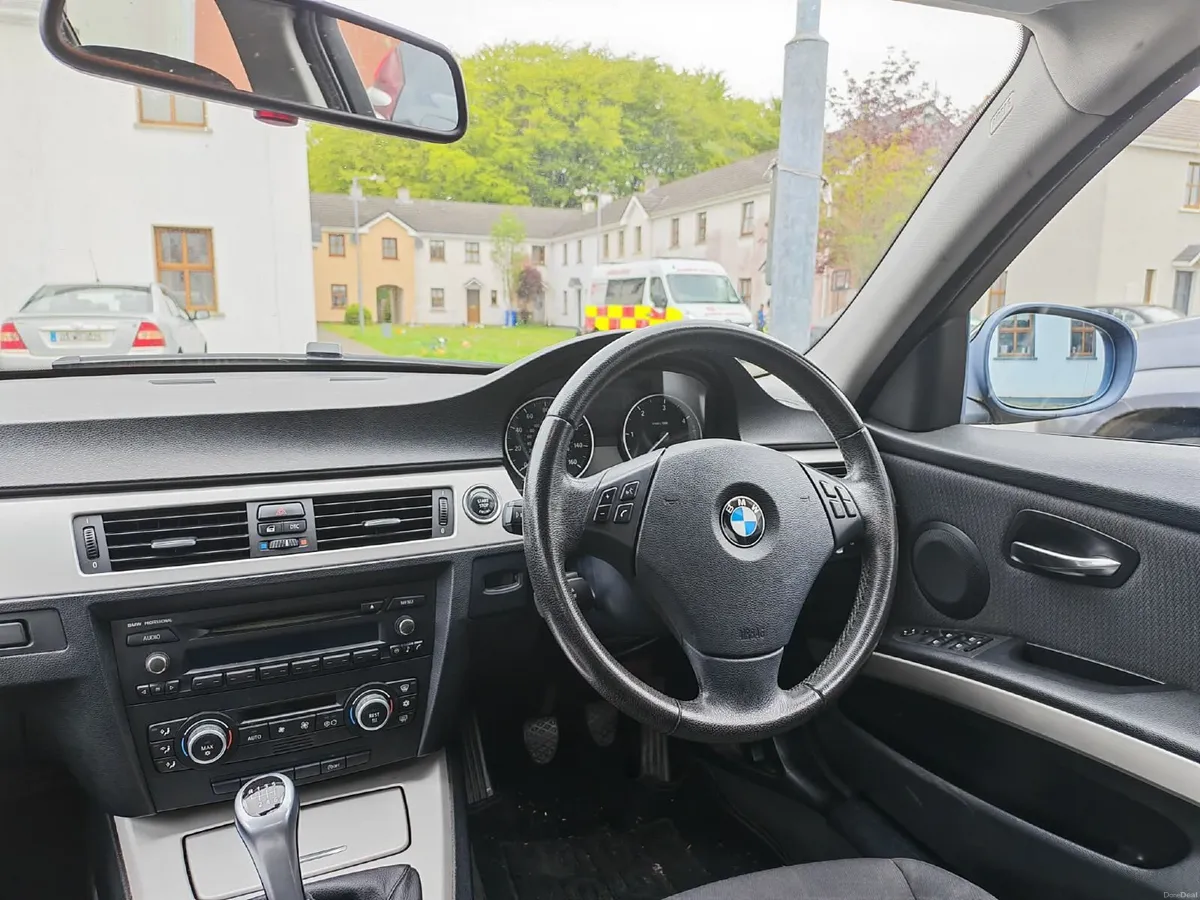 BMW E90 3-Series 2009 - Image 4