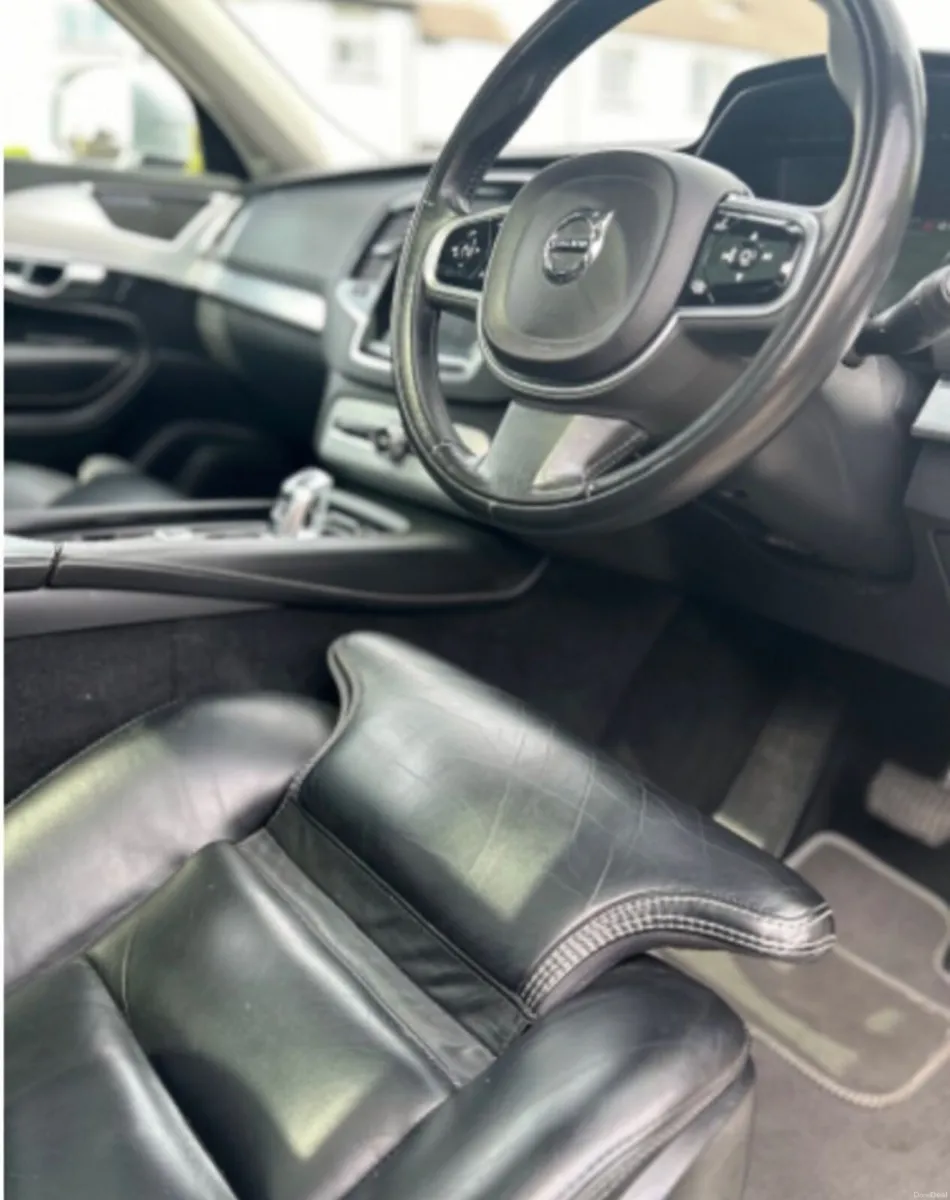 2019 (191) Volvo XC90 2.0 T8 MOMENTUM PRO AWD 5 5D - Image 3
