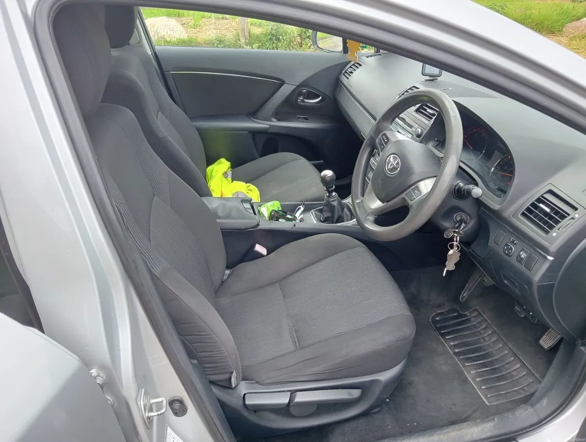 Toyota Avensis 2009, 2lt Turbo Diesel - Image 3