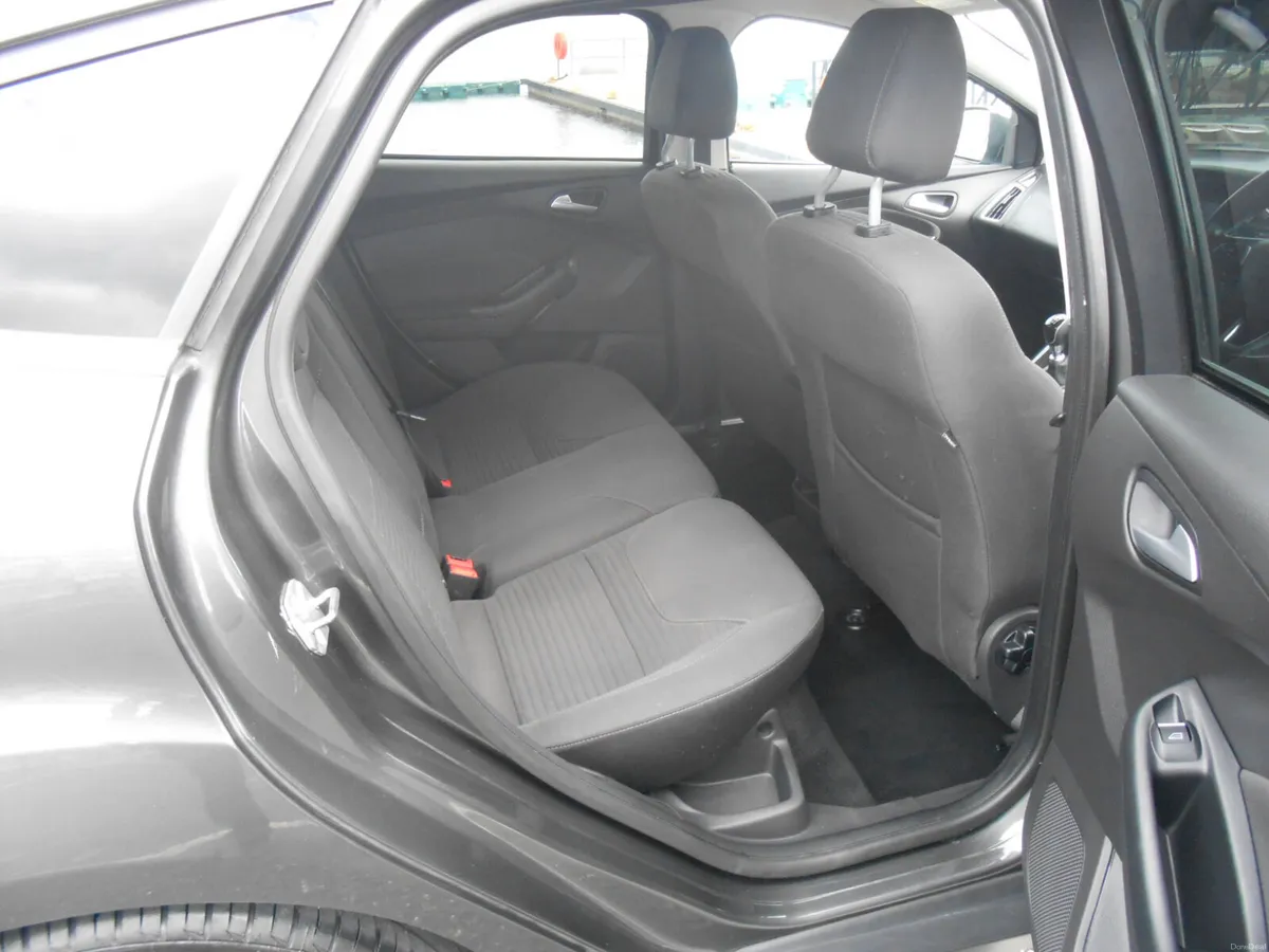 Ford Focus Titanium Petrol Manual 2018 - Image 4