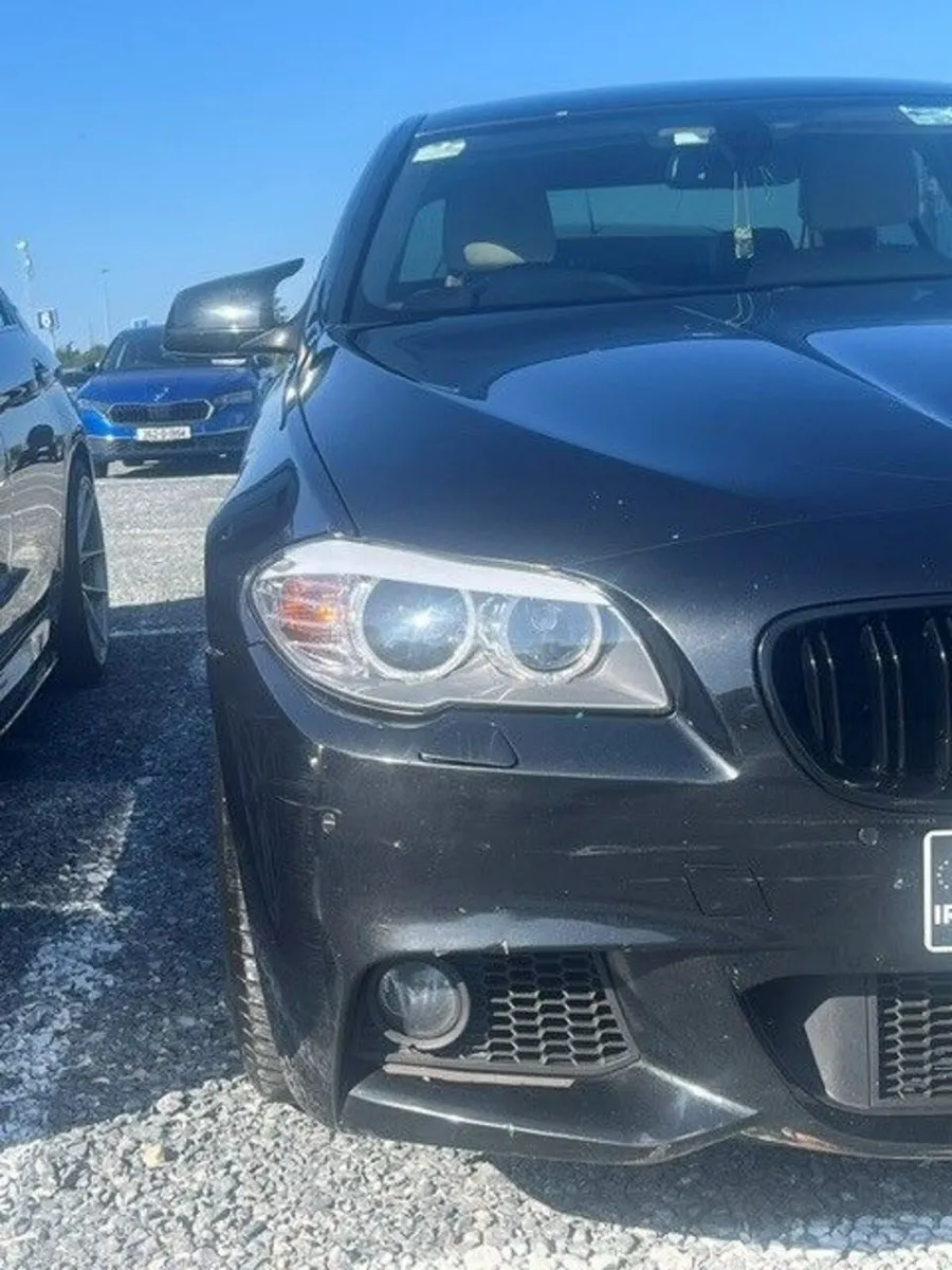 BMW 5-Series 2010 - Image 4
