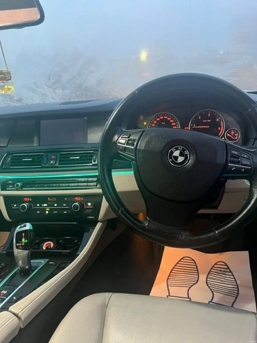 BMW 5-Series 2010 - Image 6