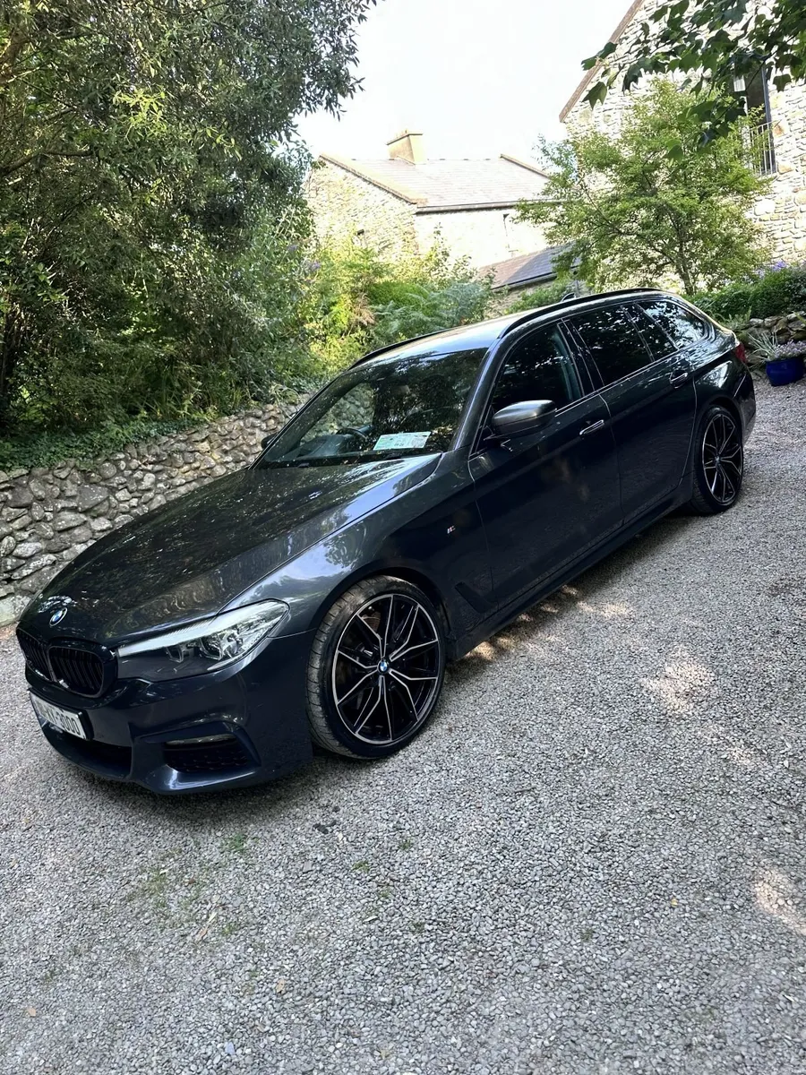 BMW 530d xDrive M Sport Touring | Huge Spec - Image 1