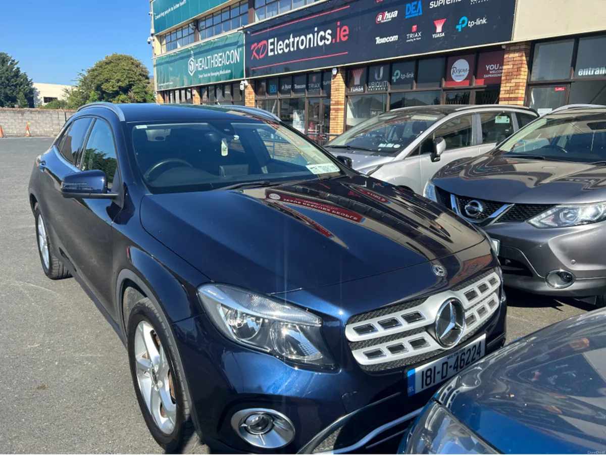 Mercedes-Benz GLA 200 D AUTOMATIC//TINY MLS///HUGE - Image 3