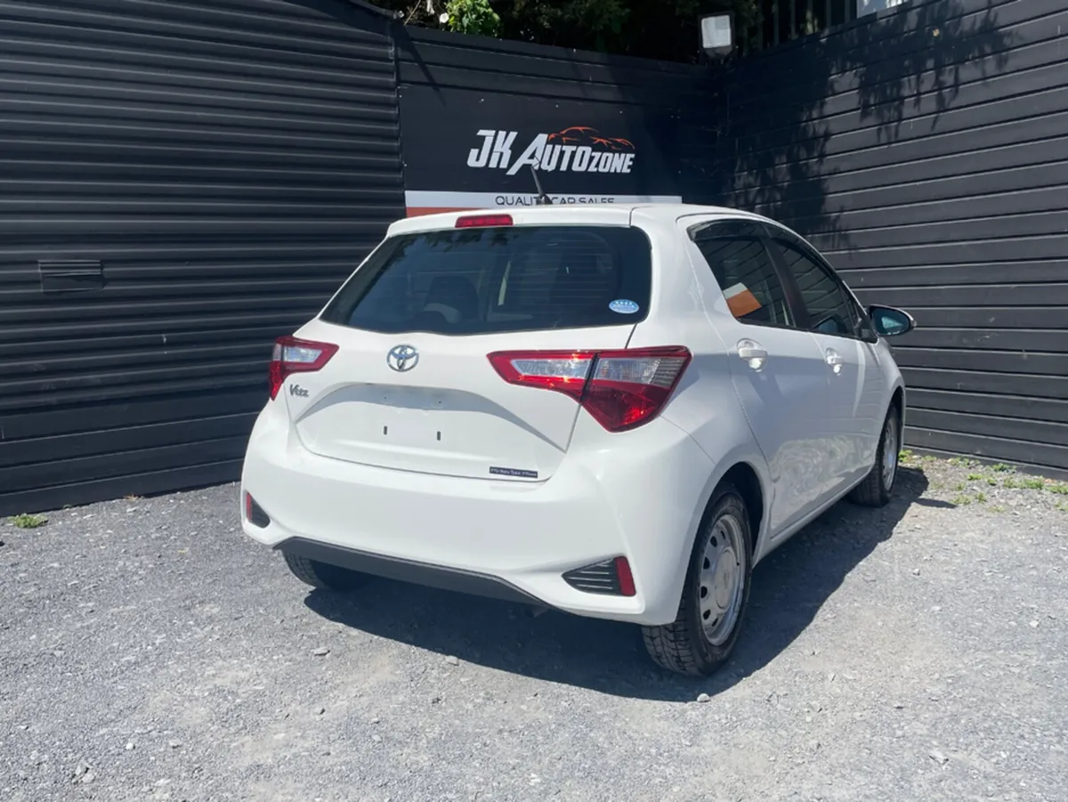 Toyota Yaris 1.0 VITZ AUTO 5DR - Image 4