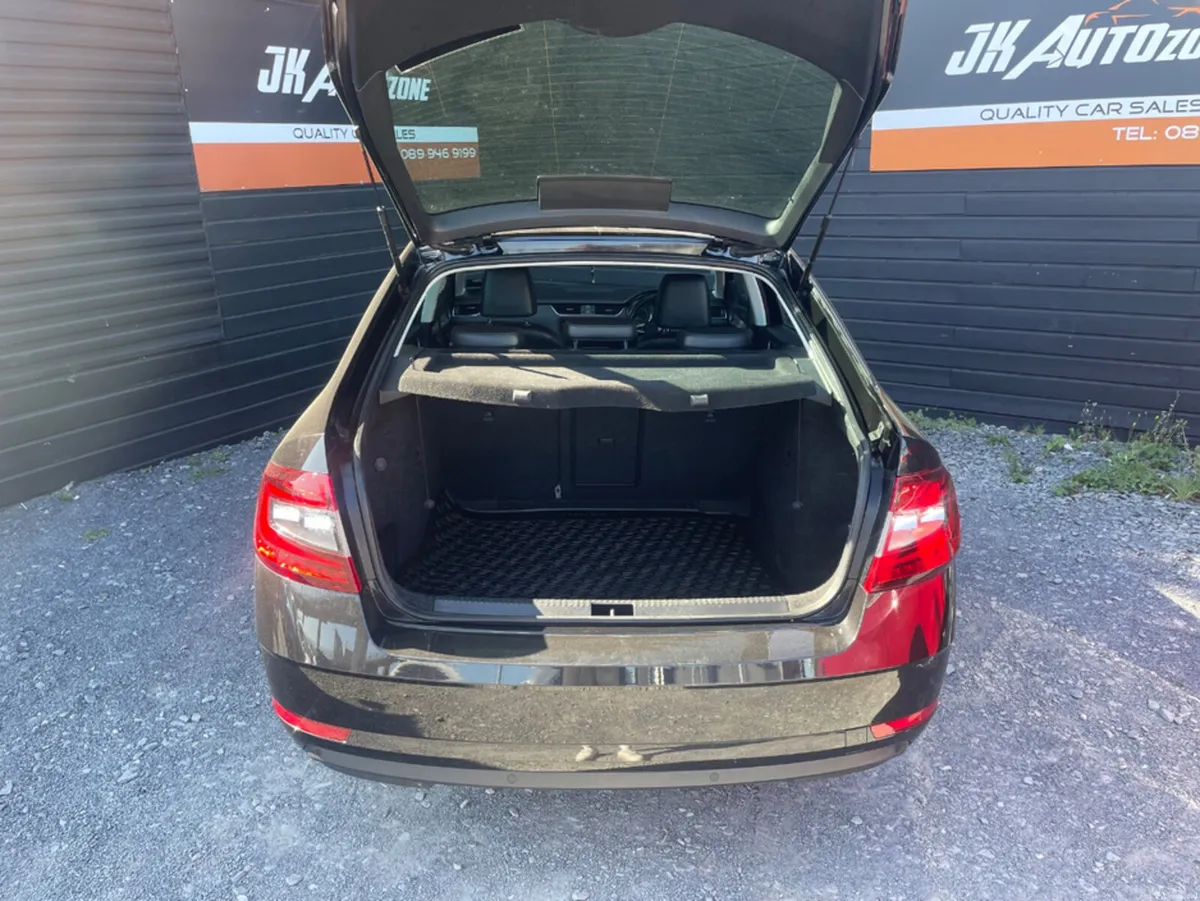 Skoda Octavia 1.6 TDI 115HP 4DR - Image 5
