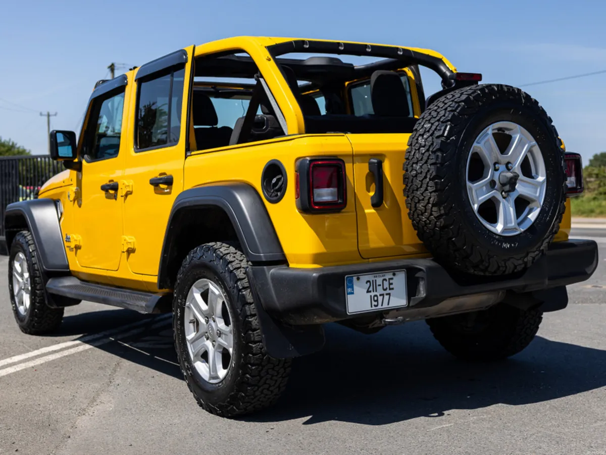 Jeep Wrangler SPORT UTILITY 5DR AUTO - Image 6