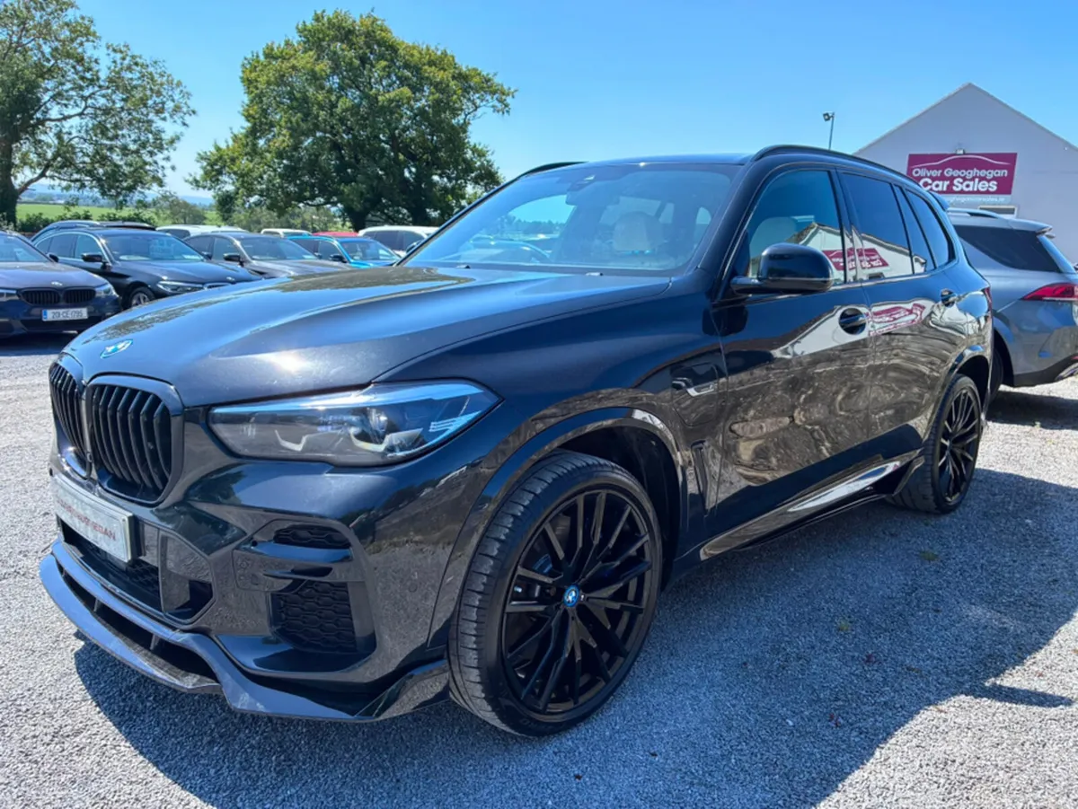 BMW X5 M PERFORMANCE XDRIVE M SPORT PRO 45E *SKY L - Image 4