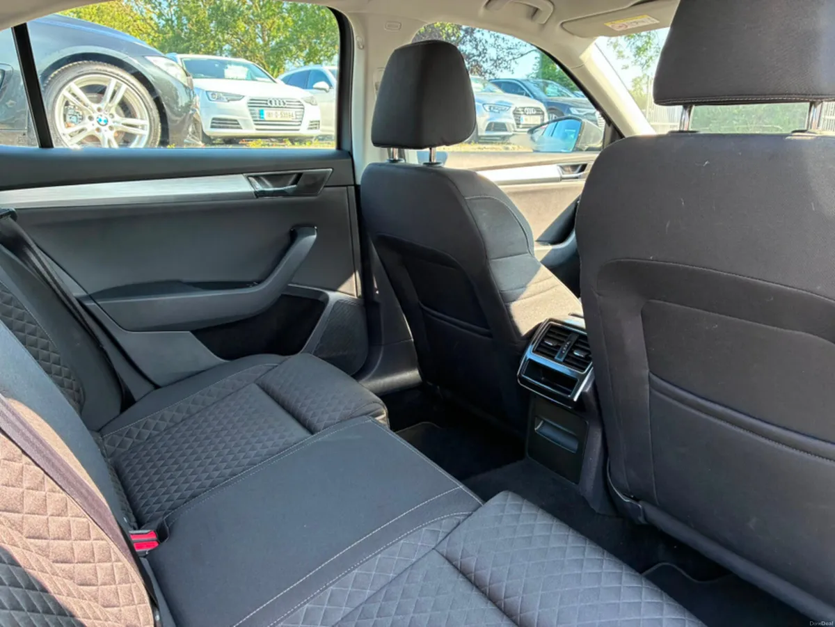 Skoda Superb AMBITION 2.0 TDI 150 BHP DSG - Image 6
