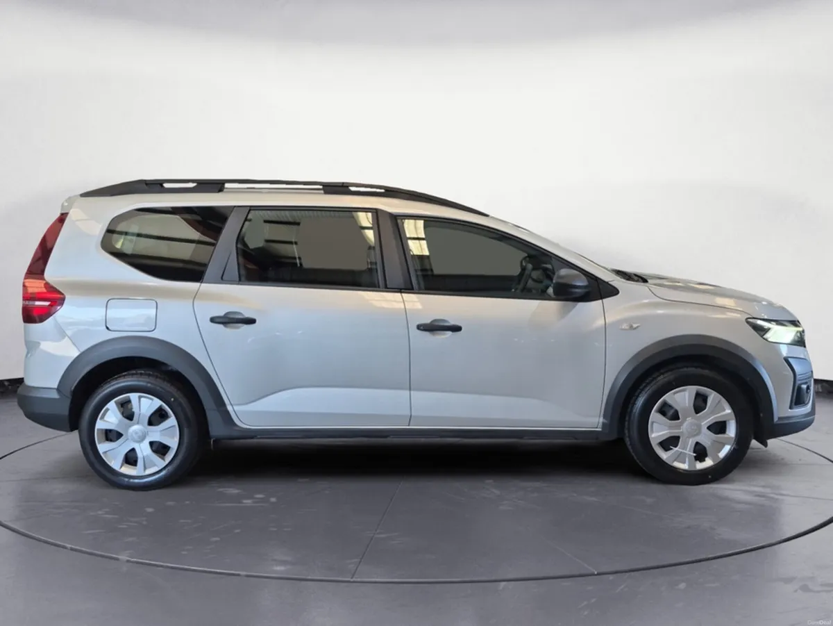 Dacia Jogger Essential TCE 110 1.0 Petrol - Image 4