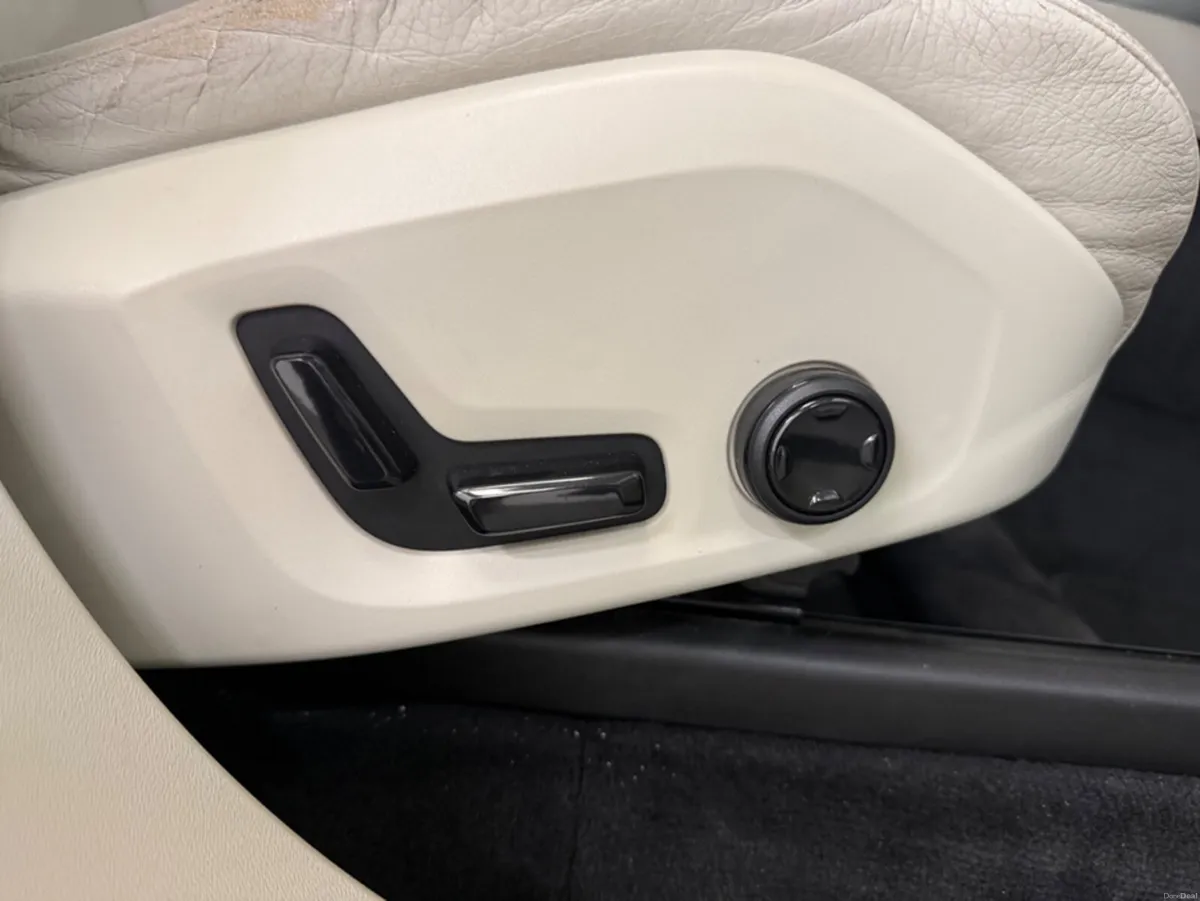 Volvo XC90 **T8 MOMENTUM **PRO MODEL **7 SEATS **2 - Image 6