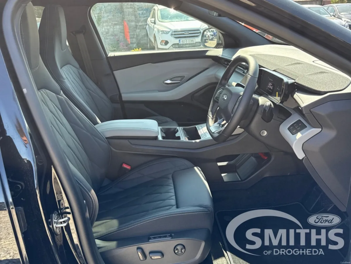 Ford Explorer PREMIUM 77KWH EXTENDED RANGE - Image 4