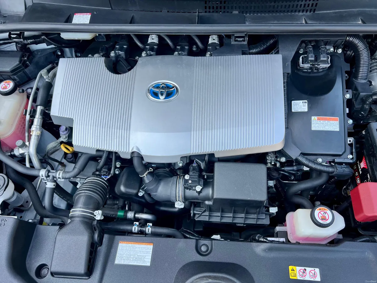 Toyota Prius 2019* Low mileage* - Image 6