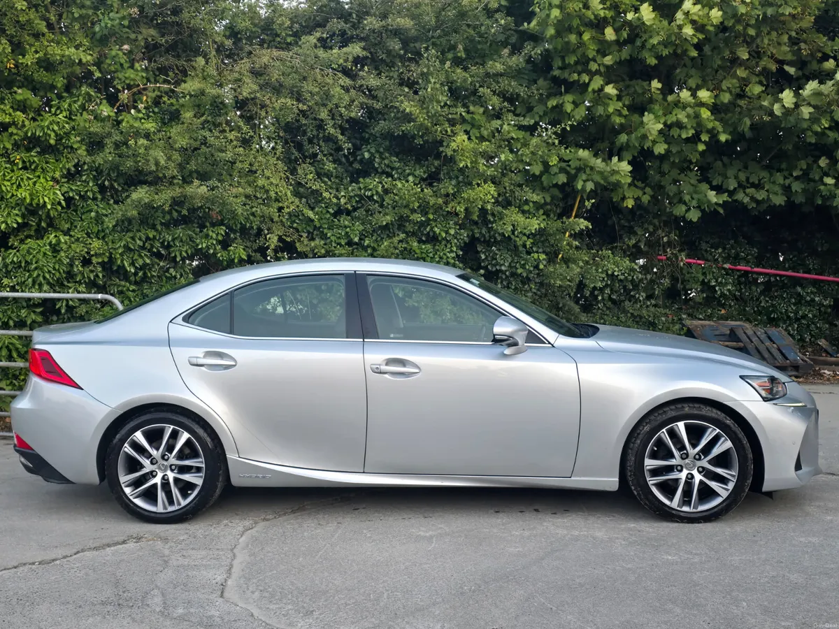 Lexus IS 2020 hybrid.  Automatic nct&tax €19990 - Image 3