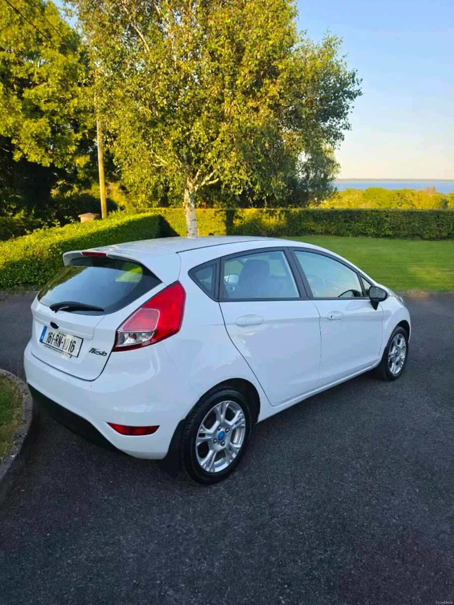 161 Ford Fiesta Zetec 1.25 - Image 2