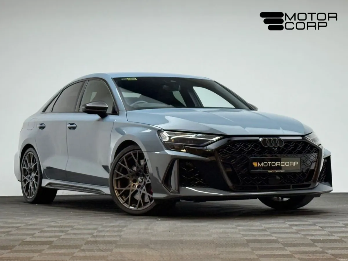 Audi RS3 CARBON BLACK 2.5 TFSI - Image 1