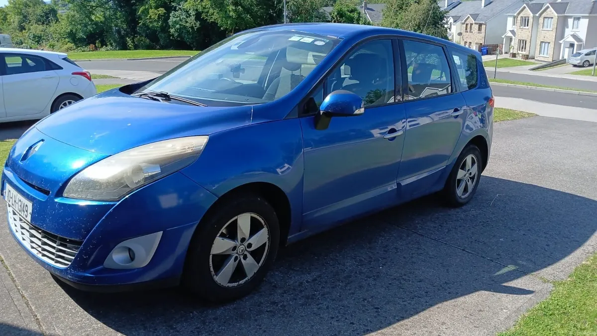 Renault Grand Scenic 2010 - Image 1