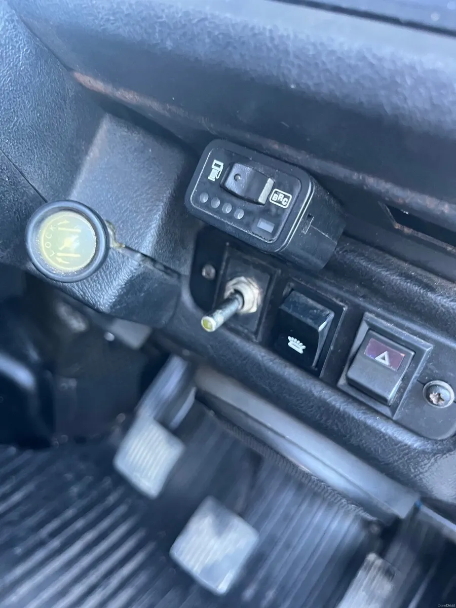 LOW miles 5 seater Defender90 1989 - Image 3
