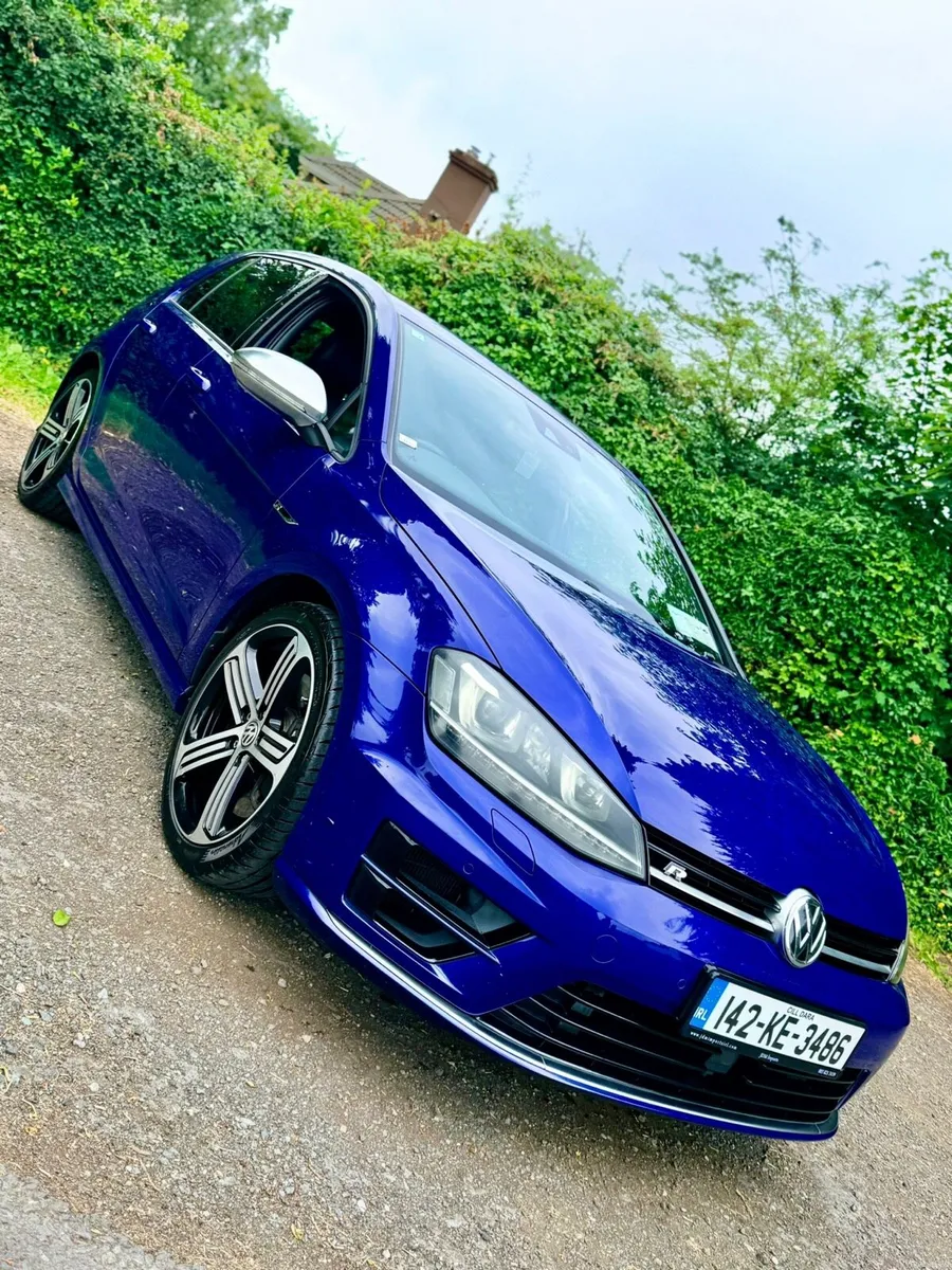Volkswagen Golf R - Image 1