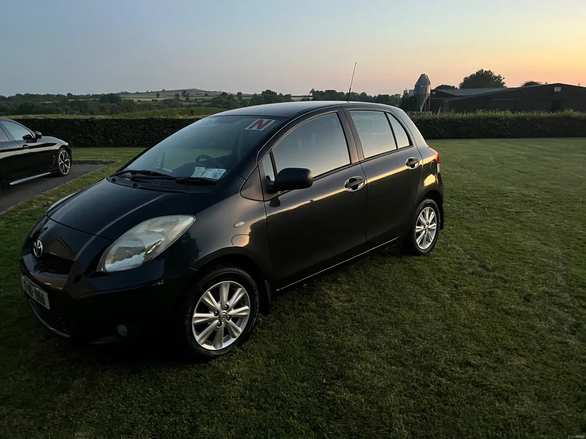 Toyota Yaris 2011 - Image 3