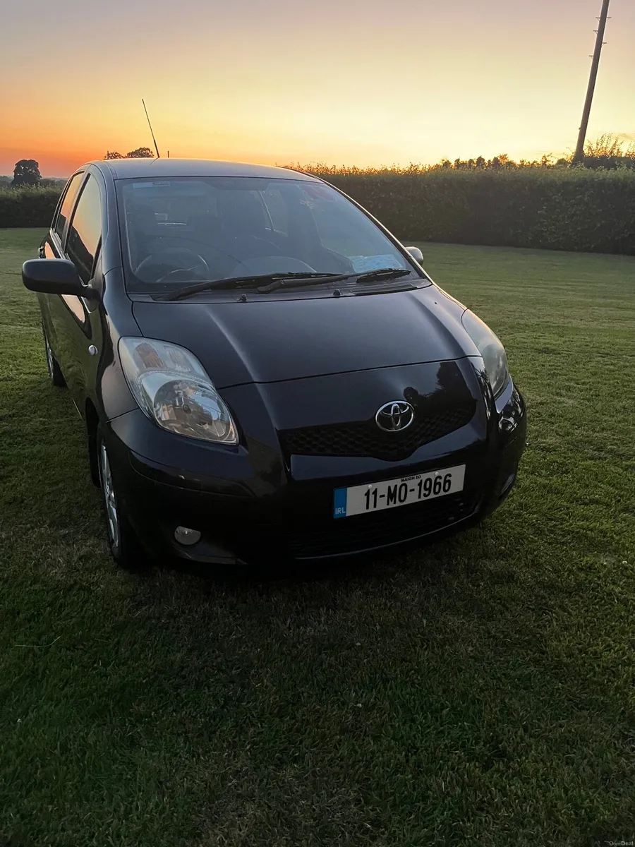 Toyota Yaris 2011 - Image 4