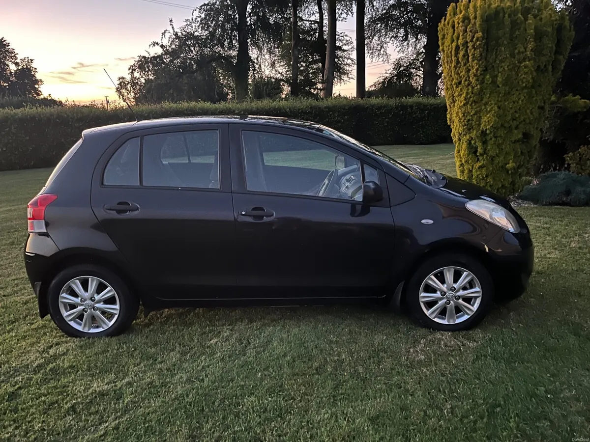 Toyota Yaris 2011 - Image 5