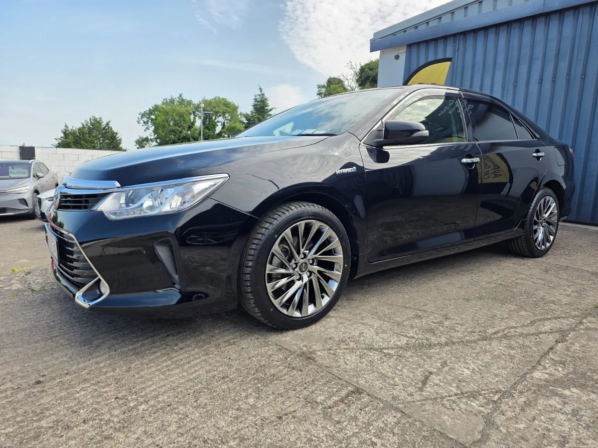 2017 TOYOTA CAMRY * ONLY 65K MILES * - Image 3