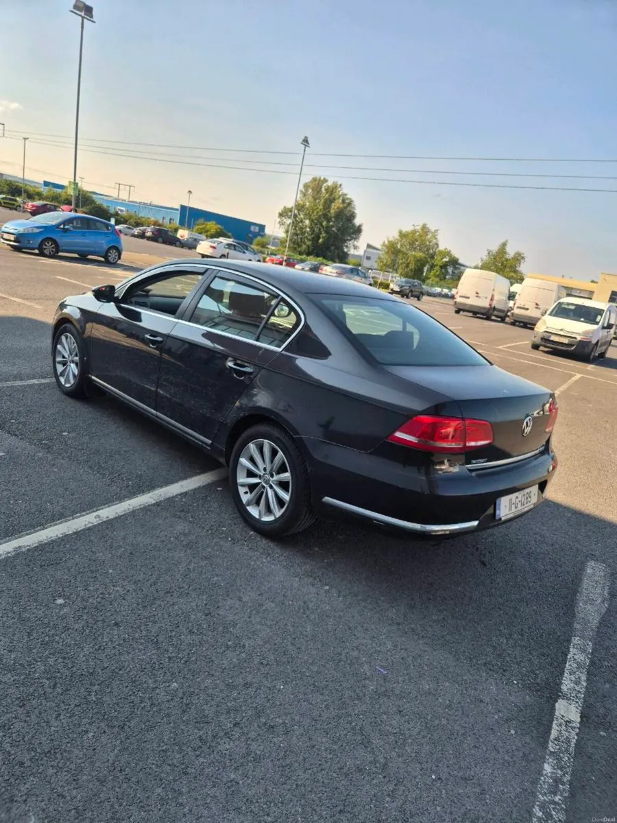 2011 Volkwagen Passat - Image 1
