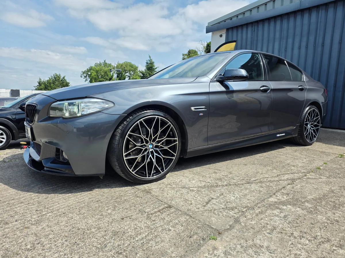 2015 BMW 520D * M-SPORT * LOW MILES * HIGH SPEC - Image 3