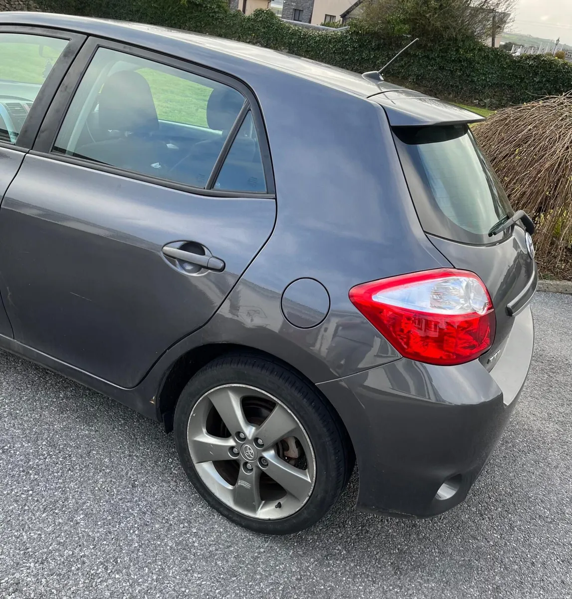 Toyota Auris 1.8L Hybrid - Image 3