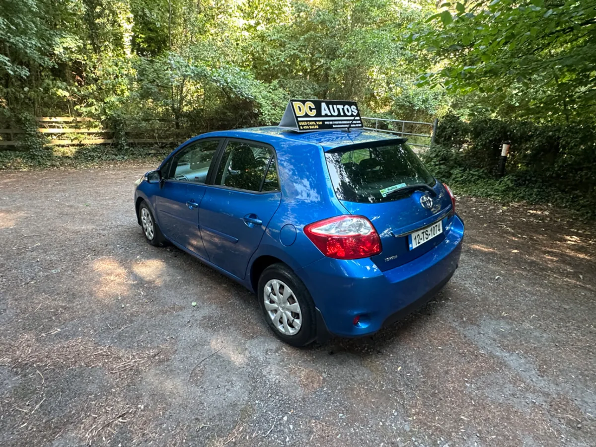 Toyota Auris 2012 - Image 4