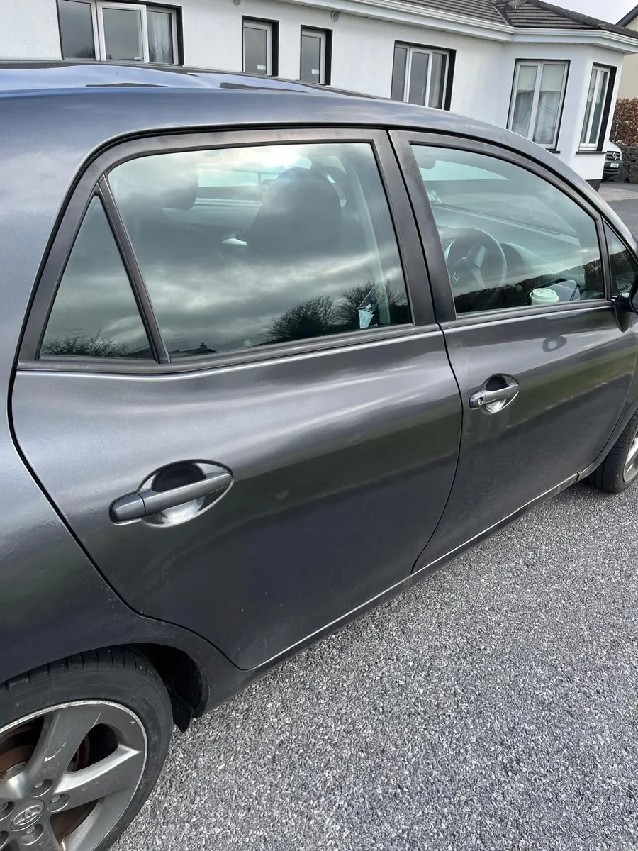 Toyota Auris 1.8L Hybrid - Image 4