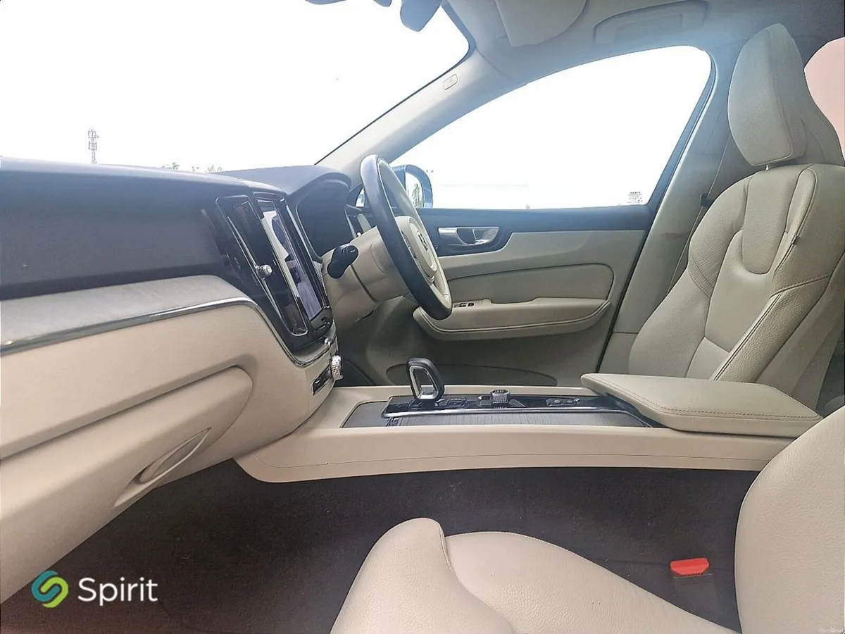 Volvo XC60 T6 Plus Plug In Hybrid - Image 3