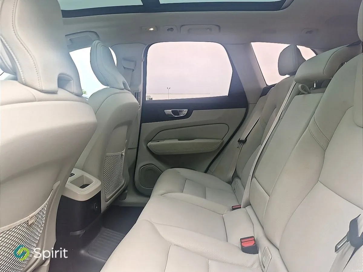 Volvo XC60 T6 Plus Plug In Hybrid - Image 5