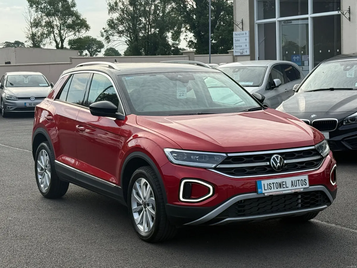 241 VW T-ROC STYLE 2.0 TDI AUTOMATIC 150BHP - Image 4