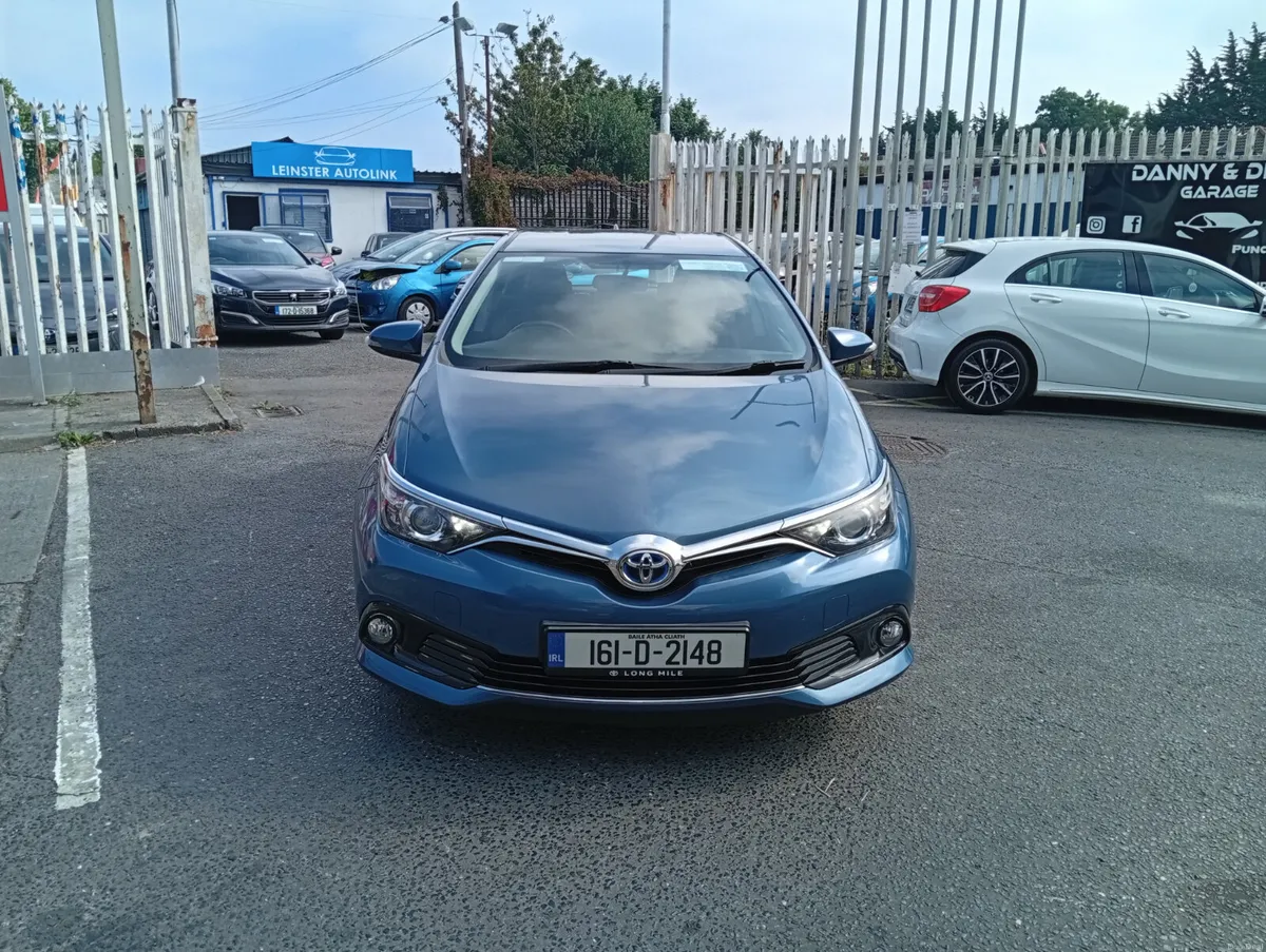 Toyota Auris 2016 hybrid luna - Image 2