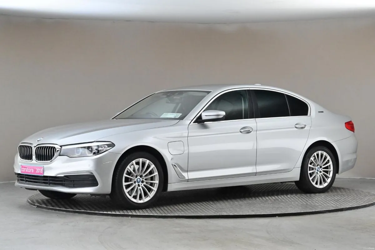 BMW 5-Series 530E SE JA92 PLUG IN HYBRID - Image 4