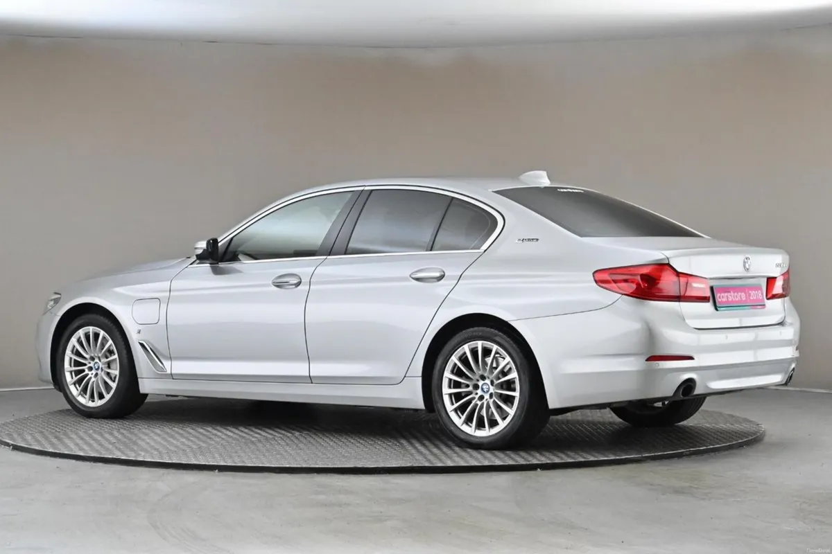 BMW 5-Series 530E SE JA92 PLUG IN HYBRID - Image 6