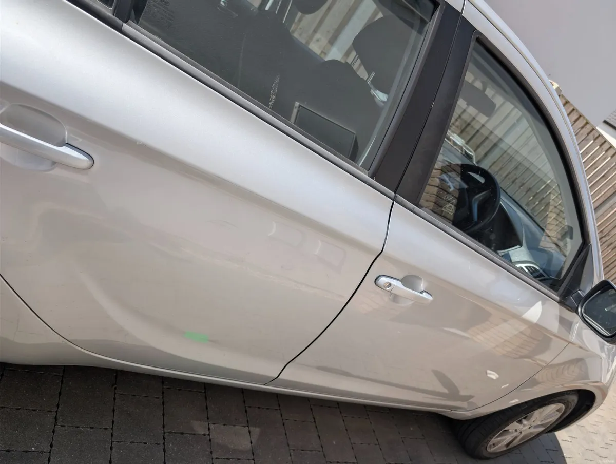 Hyundai i20 2012 // ISO FIX // 2 Keys - Image 2