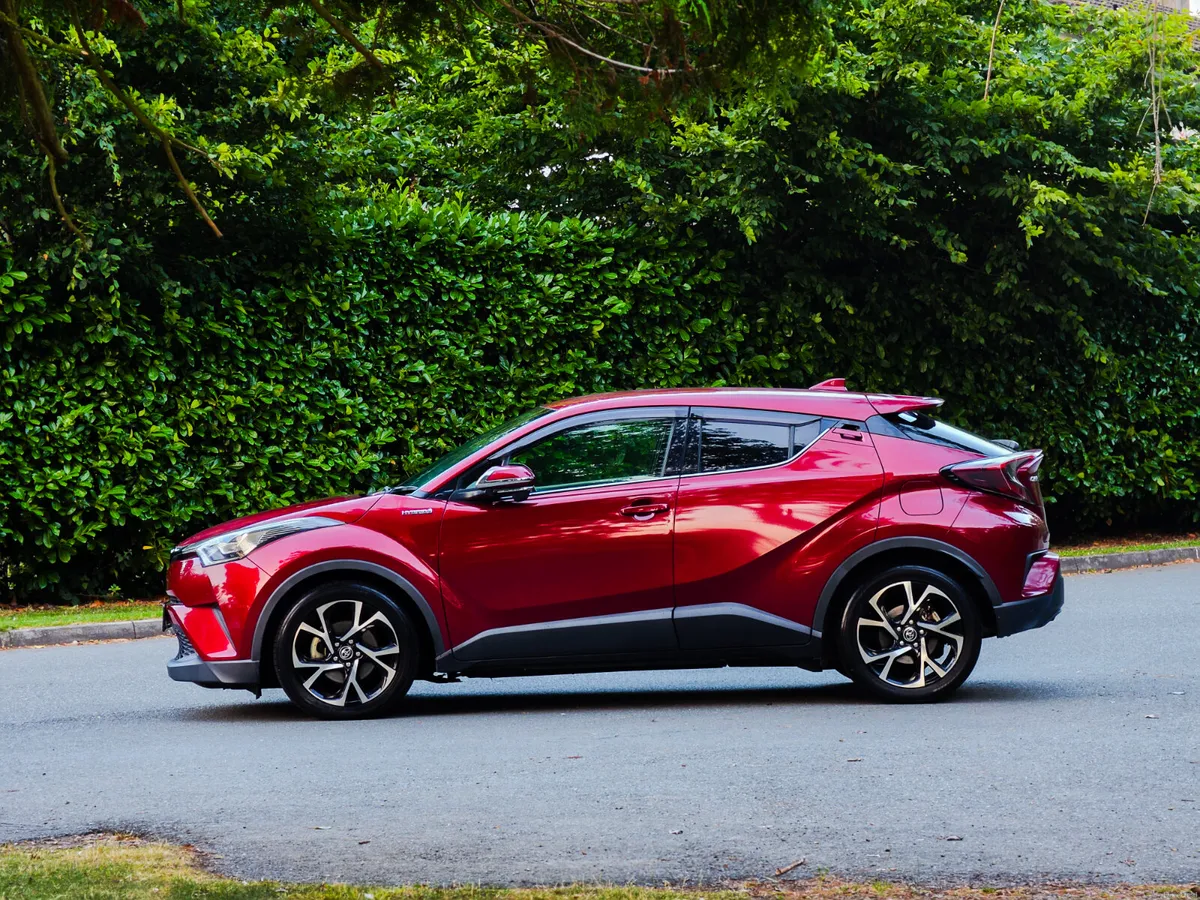 2017 Toyota CHR 1.8 Petrol Hybrid Automatic Sol - Image 5