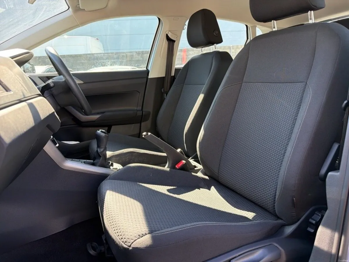 Volkswagen Polo COMFORTLINE 1.0 MANUAL 80HP // AIR - Image 6