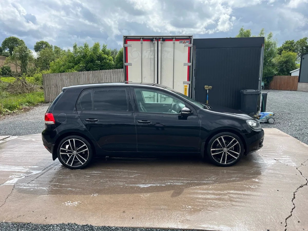 2012 Volkswagen Golf - Image 3
