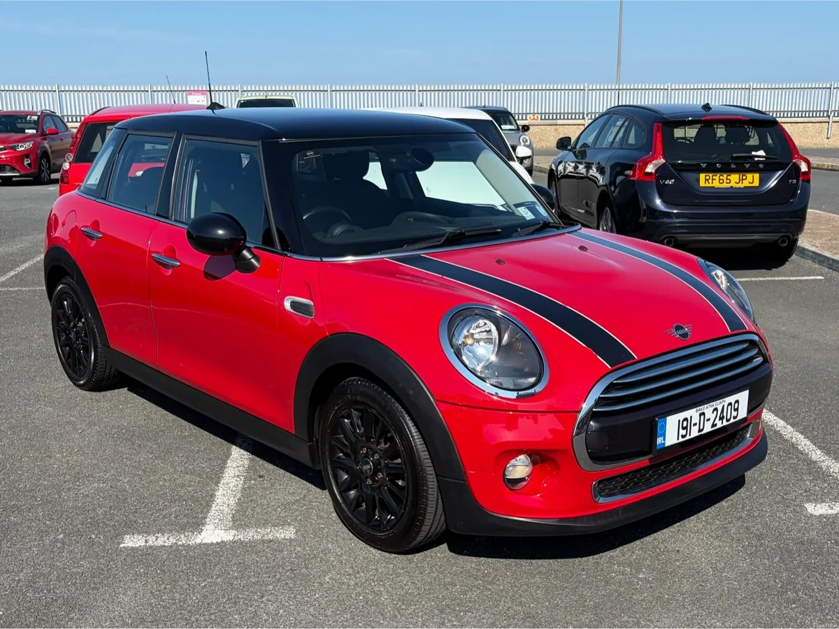 Mini Cooper 1.5D 5dr - Image 1