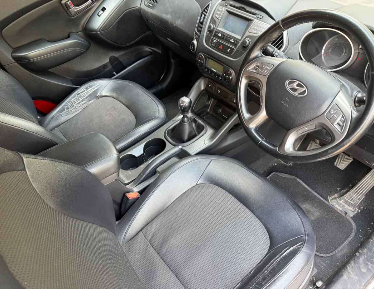 Hyundai ix35 1.7 EXECUTIVE - Image 4