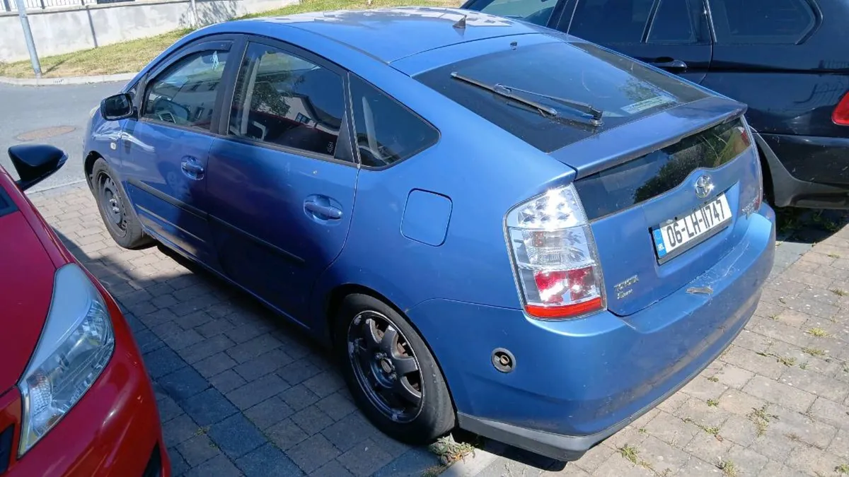 2006 toyota prius hybrid 1.5 auto - Image 3
