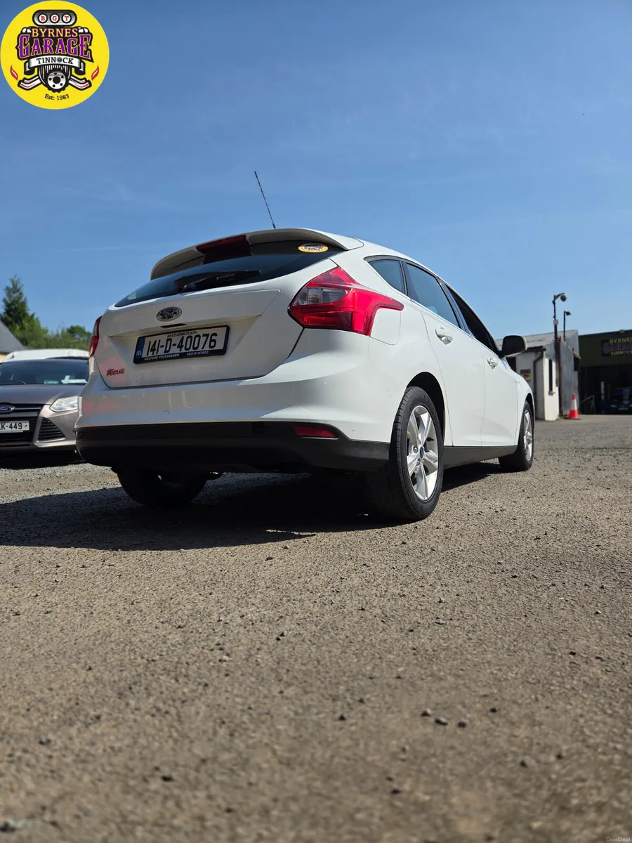 Stunning Ice White Ford Focus - Image 4
