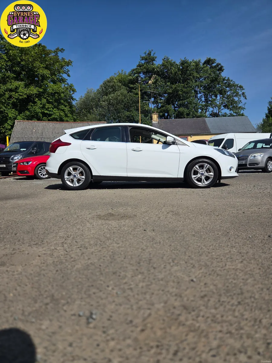 Stunning Ice White Ford Focus - Image 3