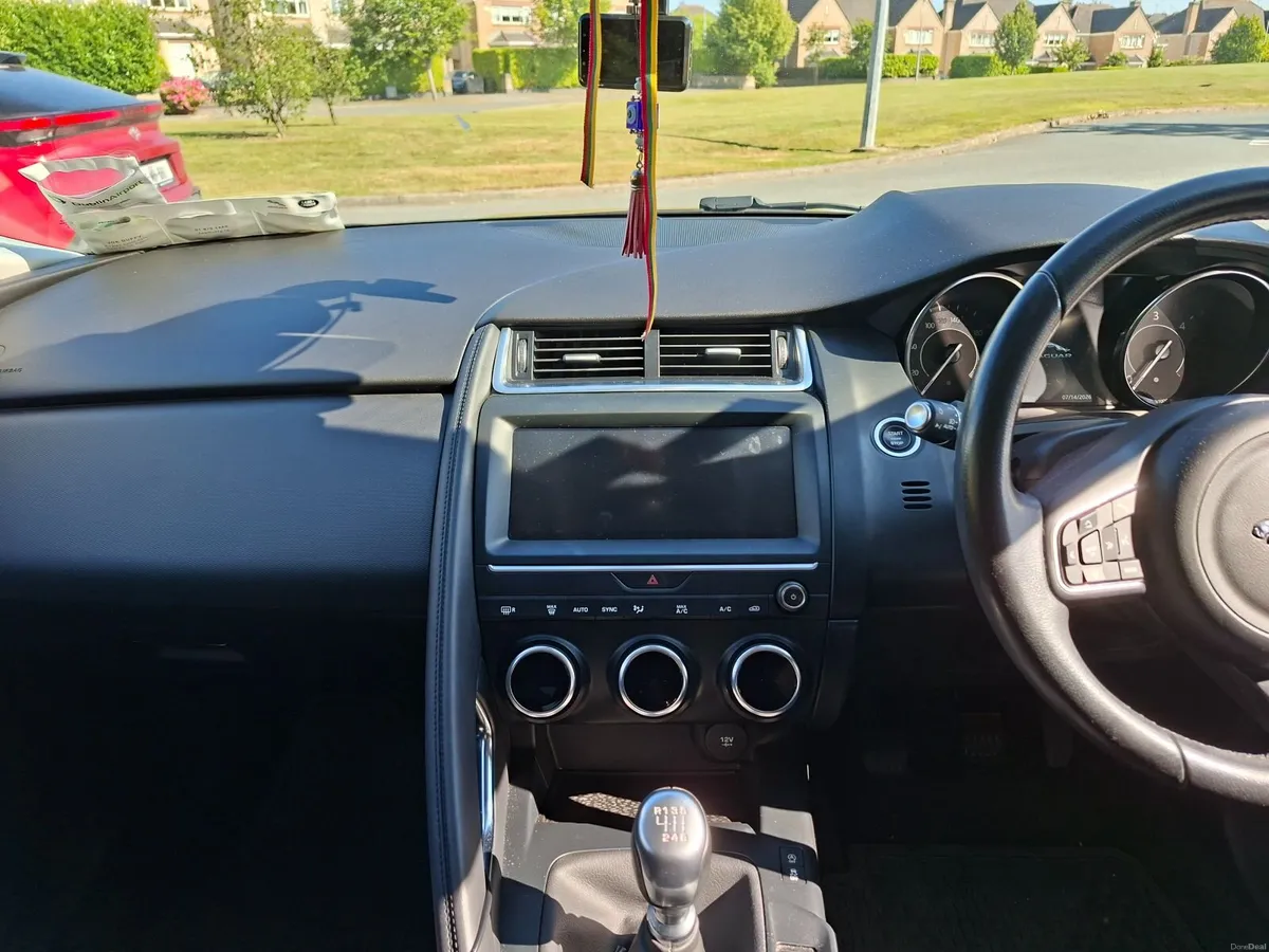 Jaguar E-Pace 2020 chequered flag - Image 5